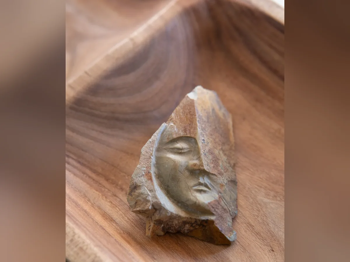 سنگتراشی و ساخت گردنبند سنگی
